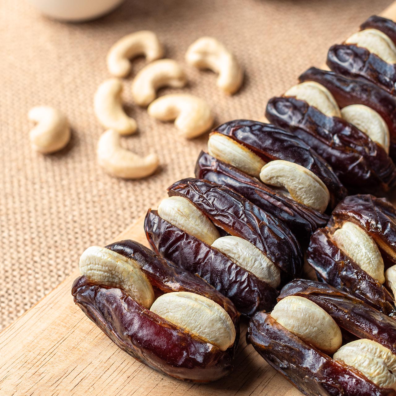 Premium Medjool Dates with Cashew Nuts