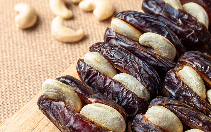 Premium Khodri Dates with Cashew Nuts