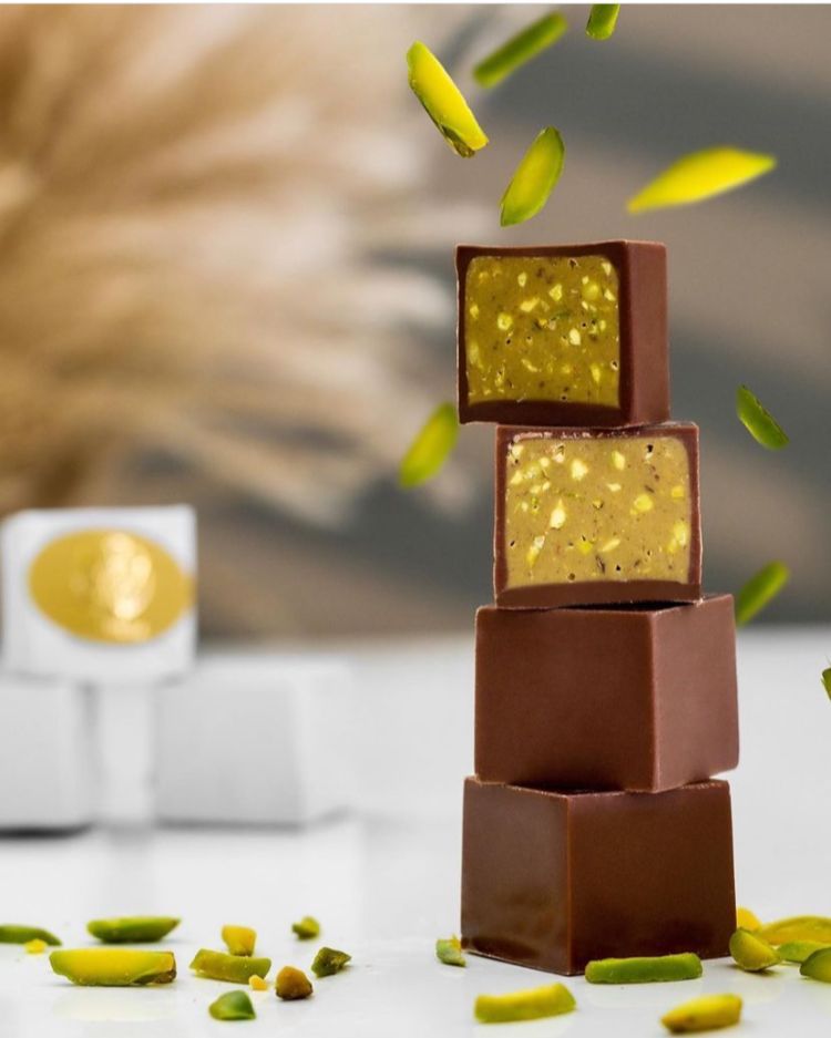 Pistachio Praline Cube