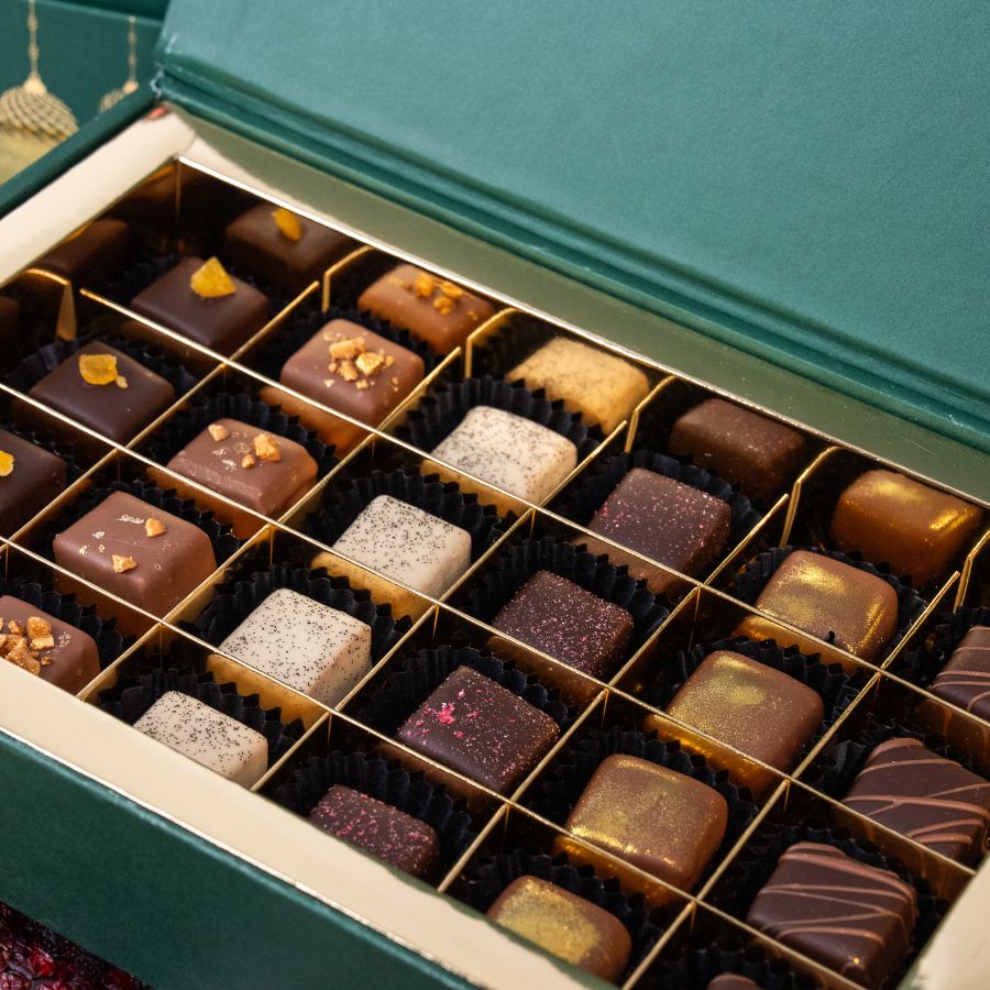 Luxury Festive Gift Box with Chocolates, Authentic Lokum & Turkish Delight